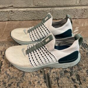 Nike React Phantom Run Flyknit 2 size 6.5